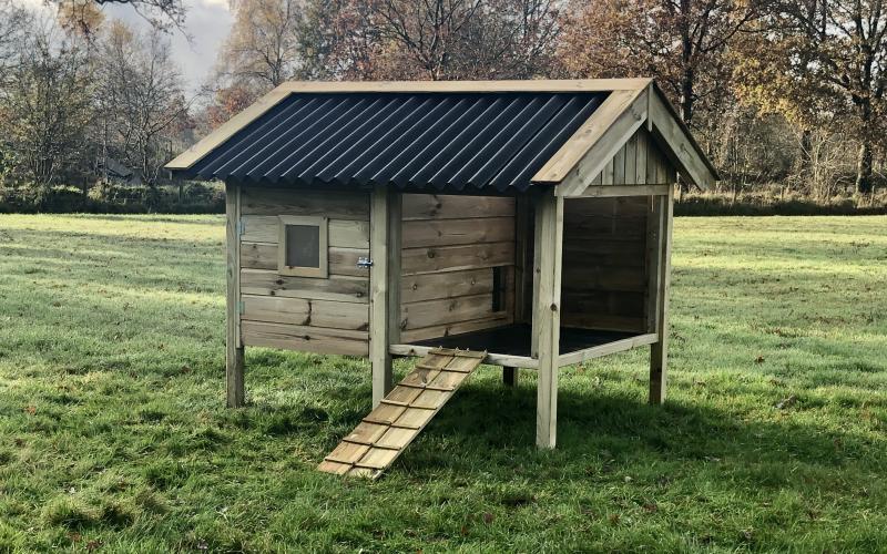 Kippenhok Geitenhok met plateau type A Kwaliteits dierenverblijven van der Land