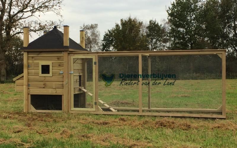 Kippenhok Hooiberg met ren type B Kwaliteits dierenverblijven van der Land