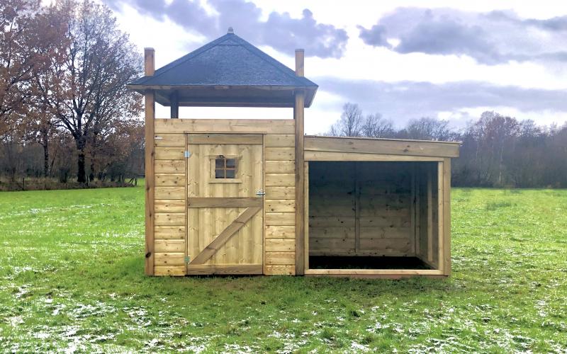 Kippenhok Hooiberg met schuilstal Kwaliteits dierenverblijven van der Land