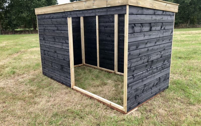 Kippenhok Geitenstal zwart Kwaliteits dierenverblijven van der Land