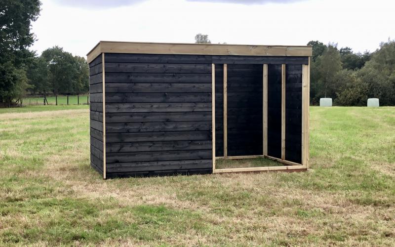 Kippenhok Geitenstal zwart Kwaliteits dierenverblijven van der Land