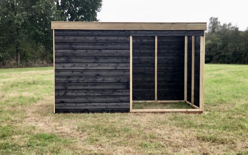 Kippenhok Geitenstal zwart Kwaliteits dierenverblijven van der Land