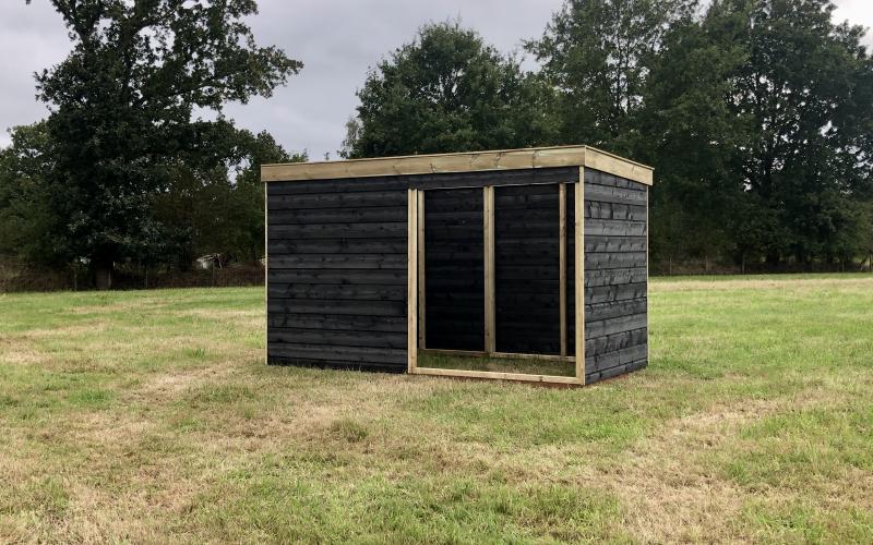 Kippenhok Geitenstal zwart Kwaliteits dierenverblijven van der Land