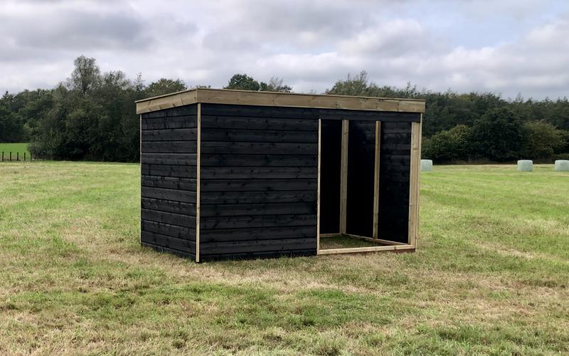 Kippenhok Geitenstal zwart Kwaliteits dierenverblijven van der Land