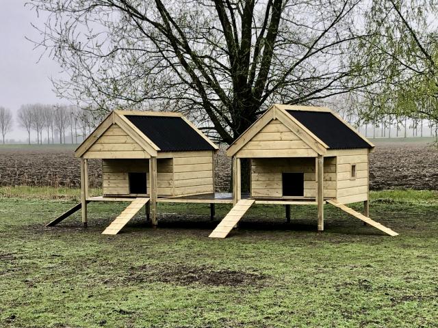 Dierenverblijven van der land Geitenverblijf dubbel met plateau.