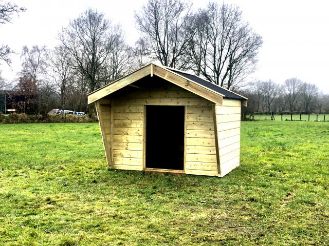 Dierenverblijven van der land Veestal