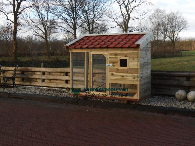 Dierenverblijven van der land Leeuwarden met dakpannen type E